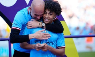 20岁天才惨遭弃用！7场仅踢35分钟，瓜帅新宠引爆曼城队内危机