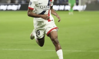 维拉瞄准巴黎 18 岁妖星姆巴耶：一场关乎未来的锋线争夺战