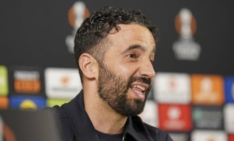 曝阿莫林还剩3场比赛自救 战术大师格拉斯纳或接手曼联