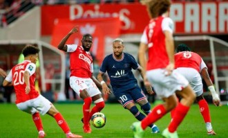 法甲榜首大战：南特VS朗斯，保级队阻击领头羊能否成功？