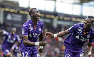 法甲焦点战：欧塞尔主场迎战图卢兹，攻防博弈定胜负