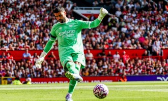 阿森纳1-0，赛后拉亚表态引热议，球迷：比自家球迷清醒