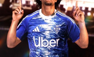 科莫愿3000万直接买断曼联弃儿！可助阿莫林签中场，两人关系已破裂