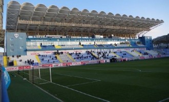 回不去主场的阿塞拜疆球队卡拉巴赫，迎来队史欧冠首胜