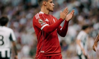 2场丢了4球！后防隐患爆发，科纳特心不在焉，利物浦赶紧换人吧